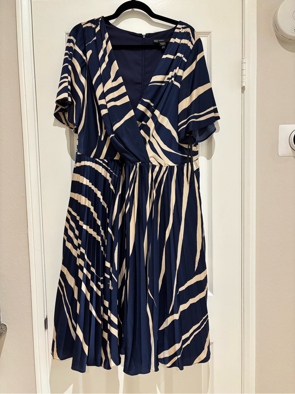 Maggy London blue & cream dress